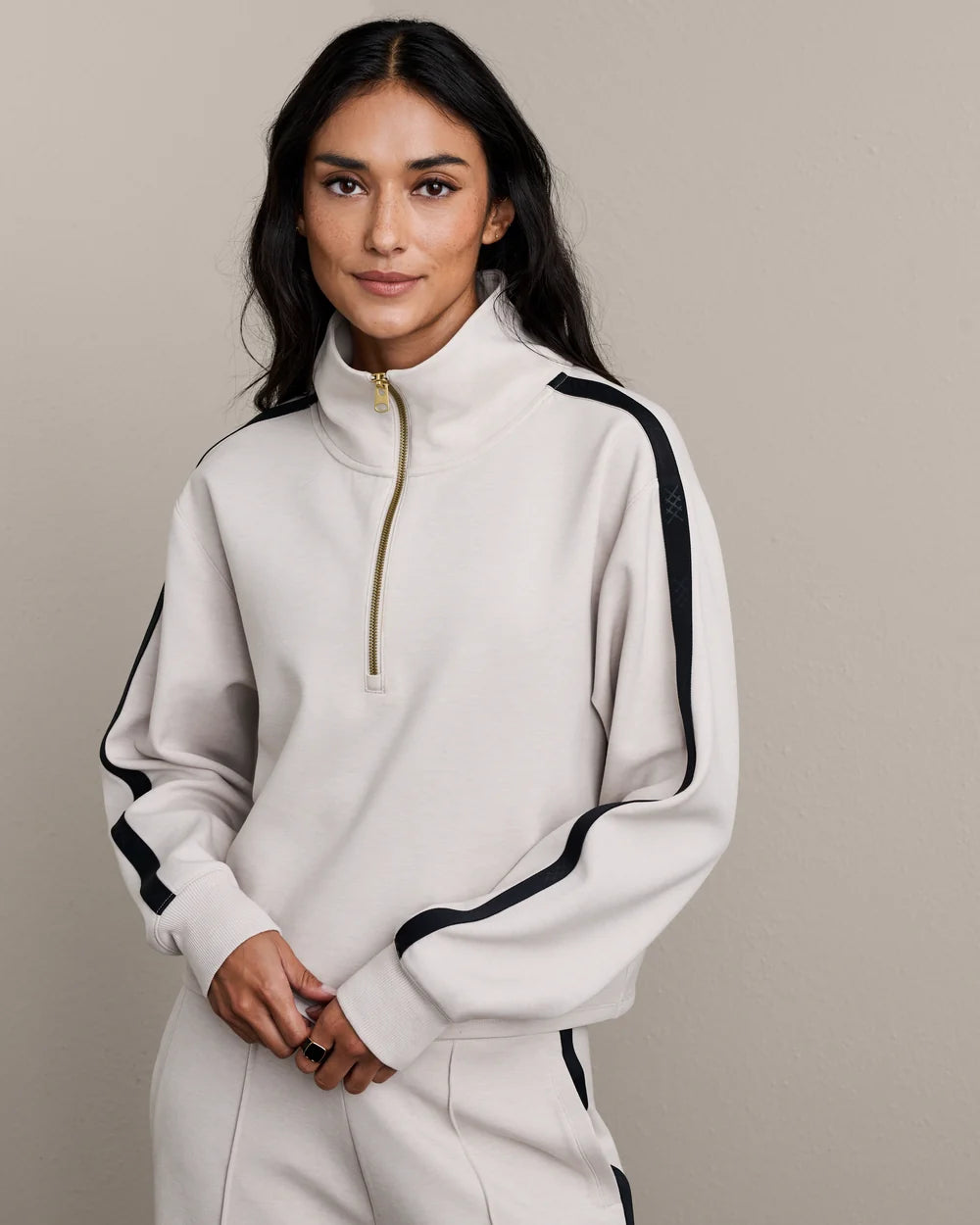 DreamGlow Track 1/2 Zip in Sand/Pure Black