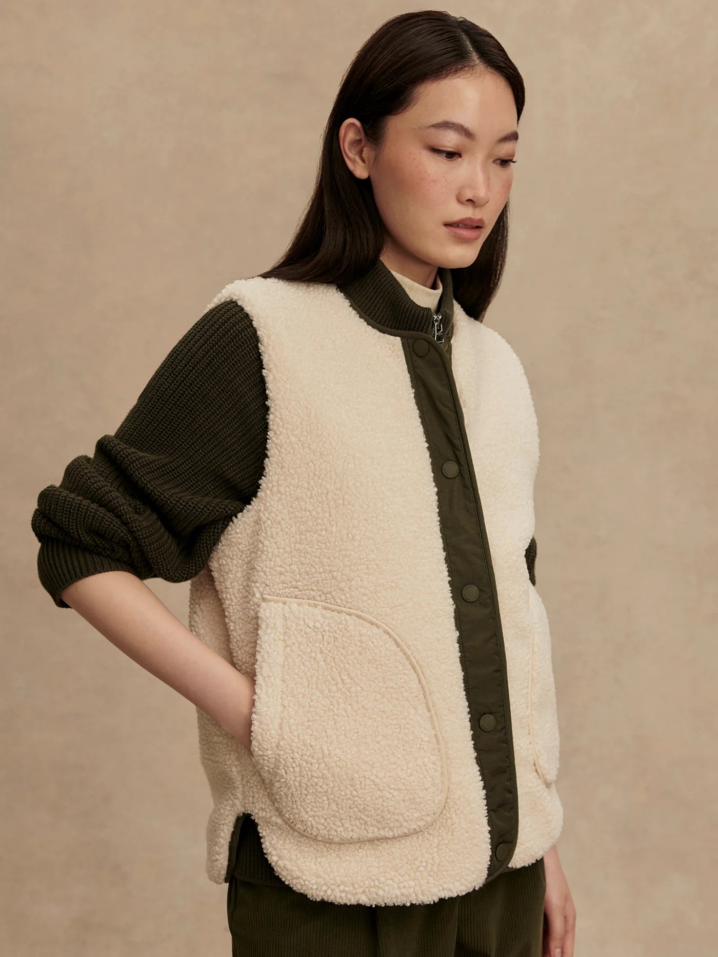 Audrea Reversible Gilet in Sandshell/ Forest Night