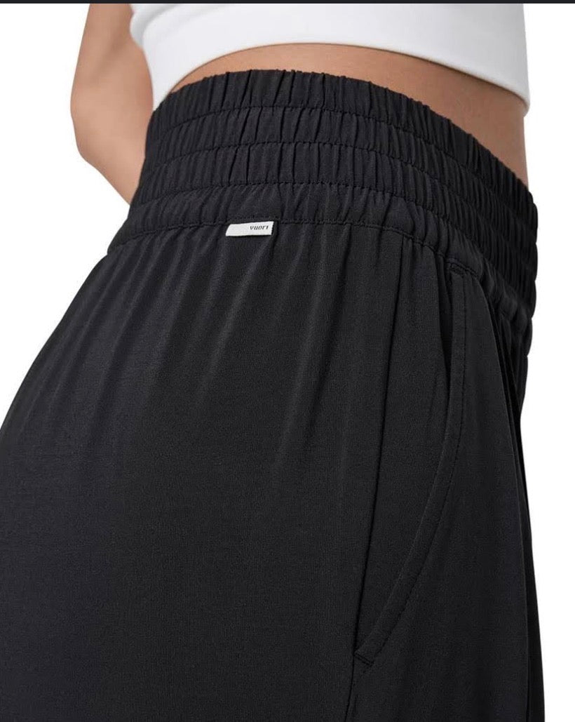 Villa Ankle Pant in Black