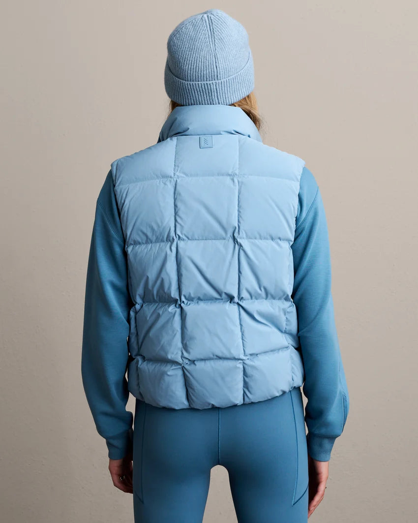 Powder Puffer Down Vest in Skyline Blue