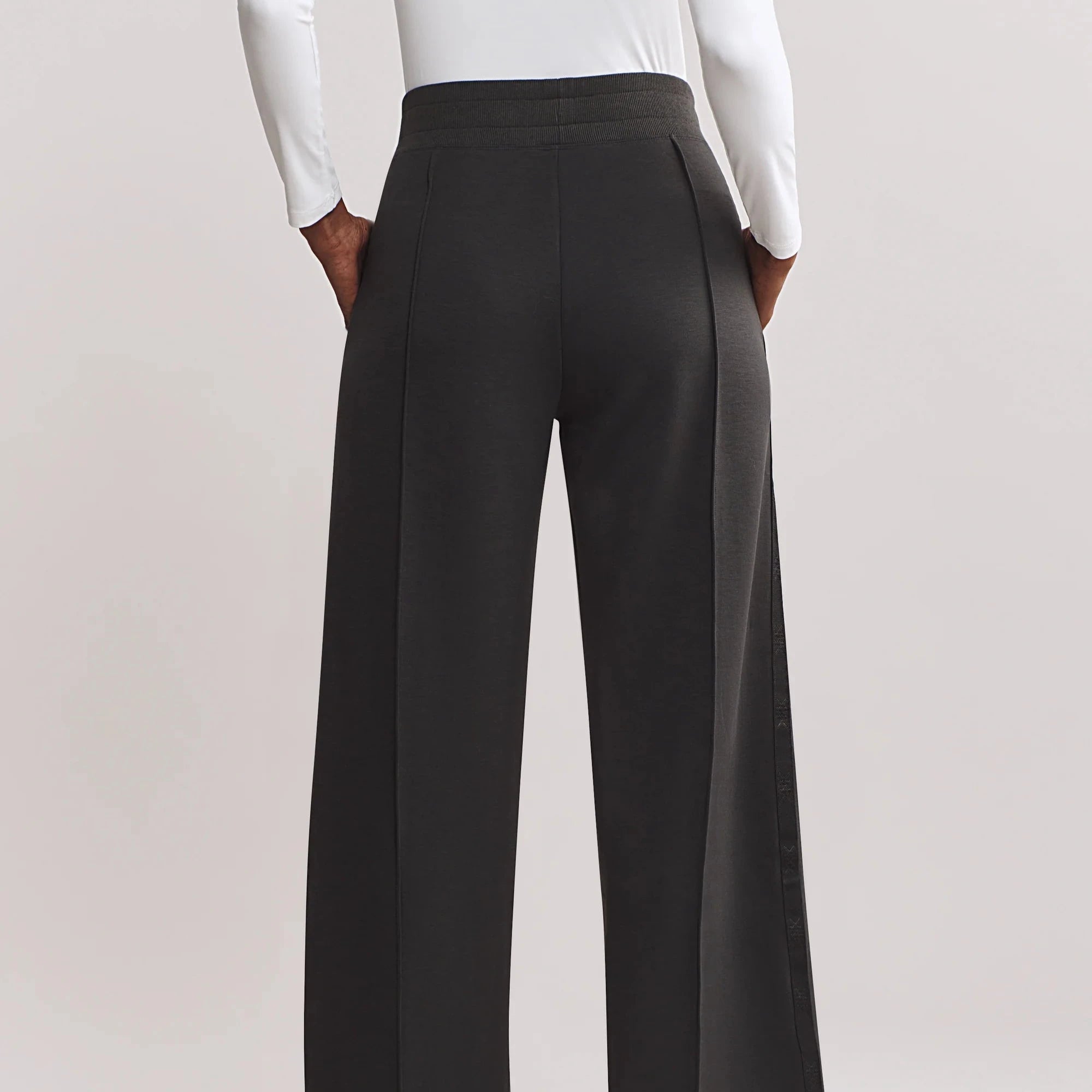 Rhone DreamGlow Trouser in Black