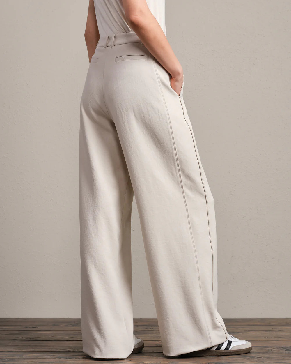 Rhone Horizon Trouser in Sand at Baseline Social