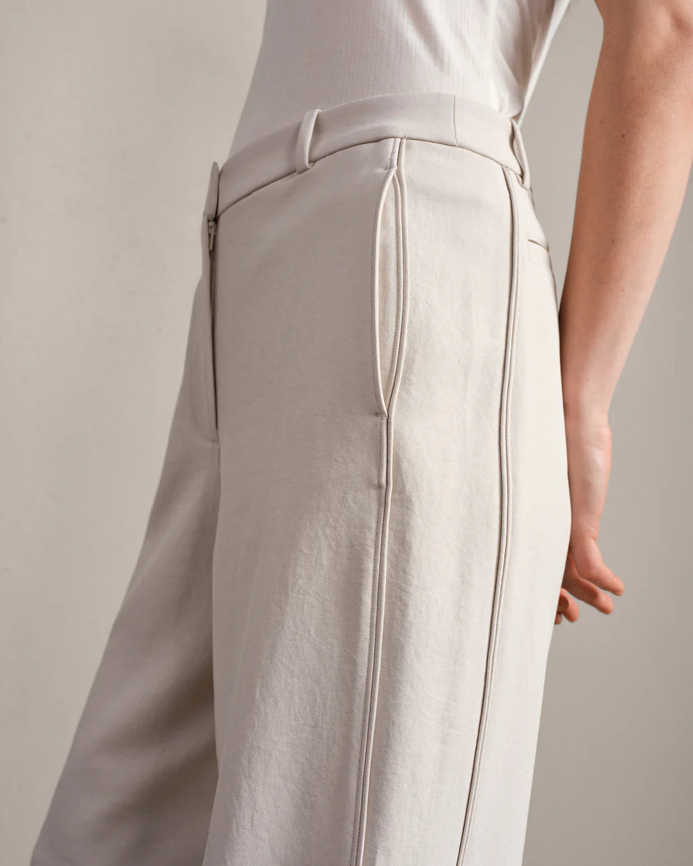 Rhone Horizon Trouser in Sand at Baseline Social