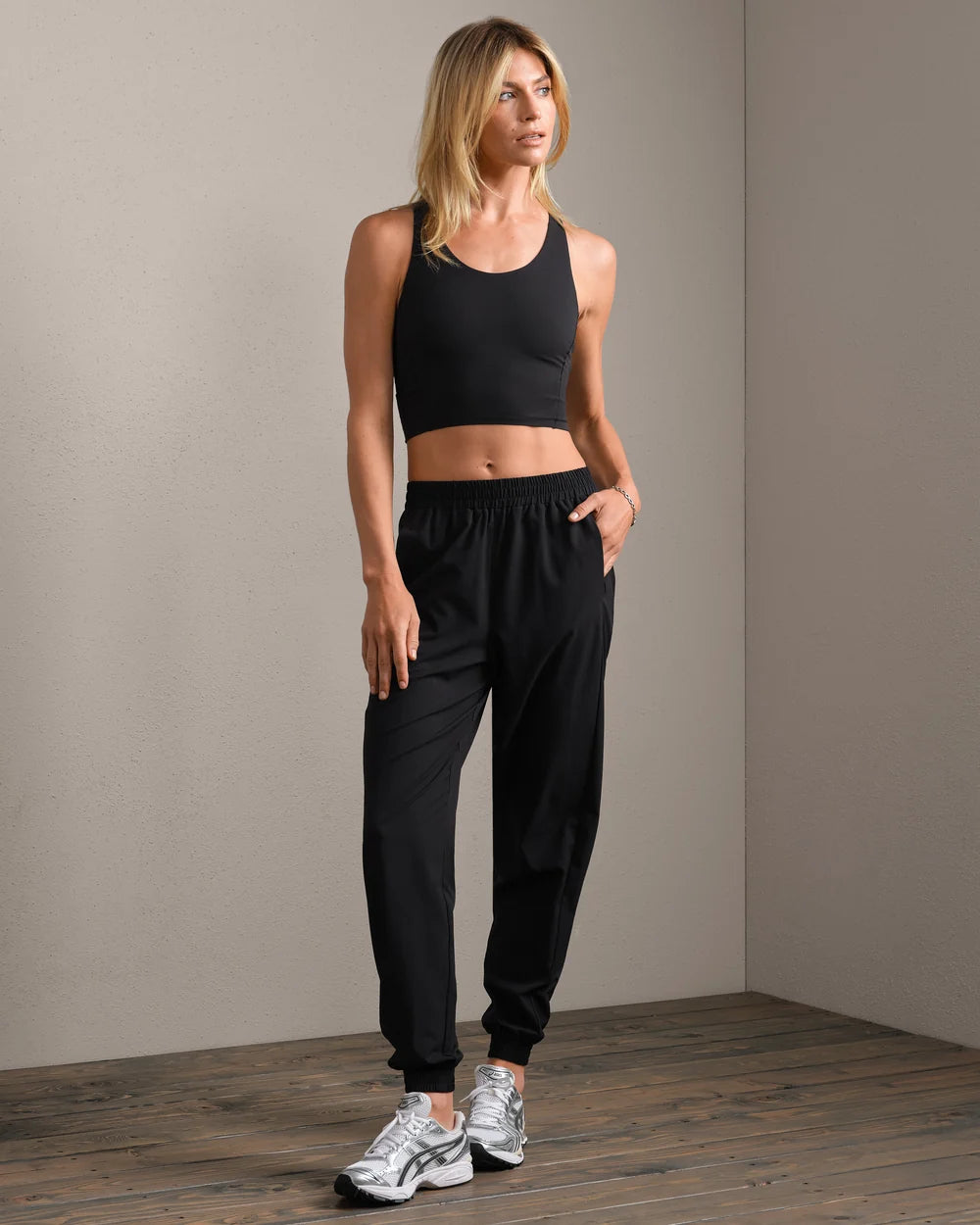 Rhone Mirage Jogger in Pure Black at Baseline Social