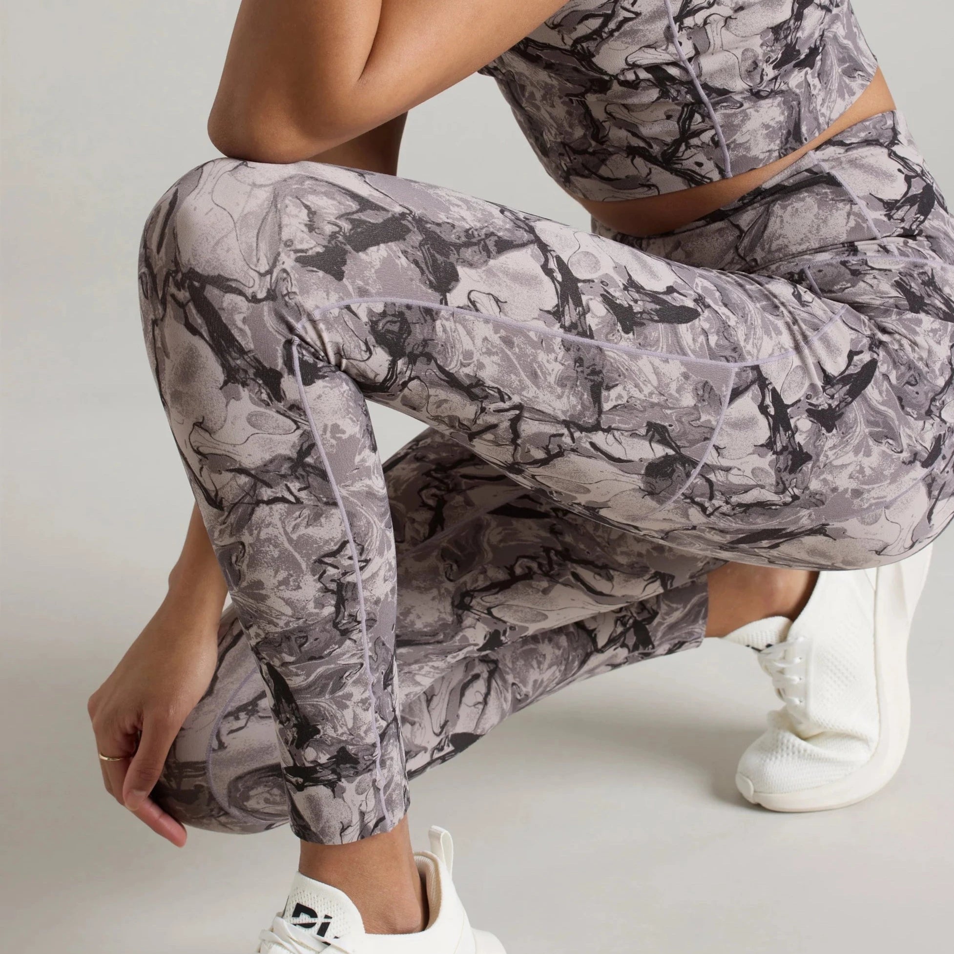 Rhone Revive Printed 7/8 Pocket Leggin in Taupe Mist Marble