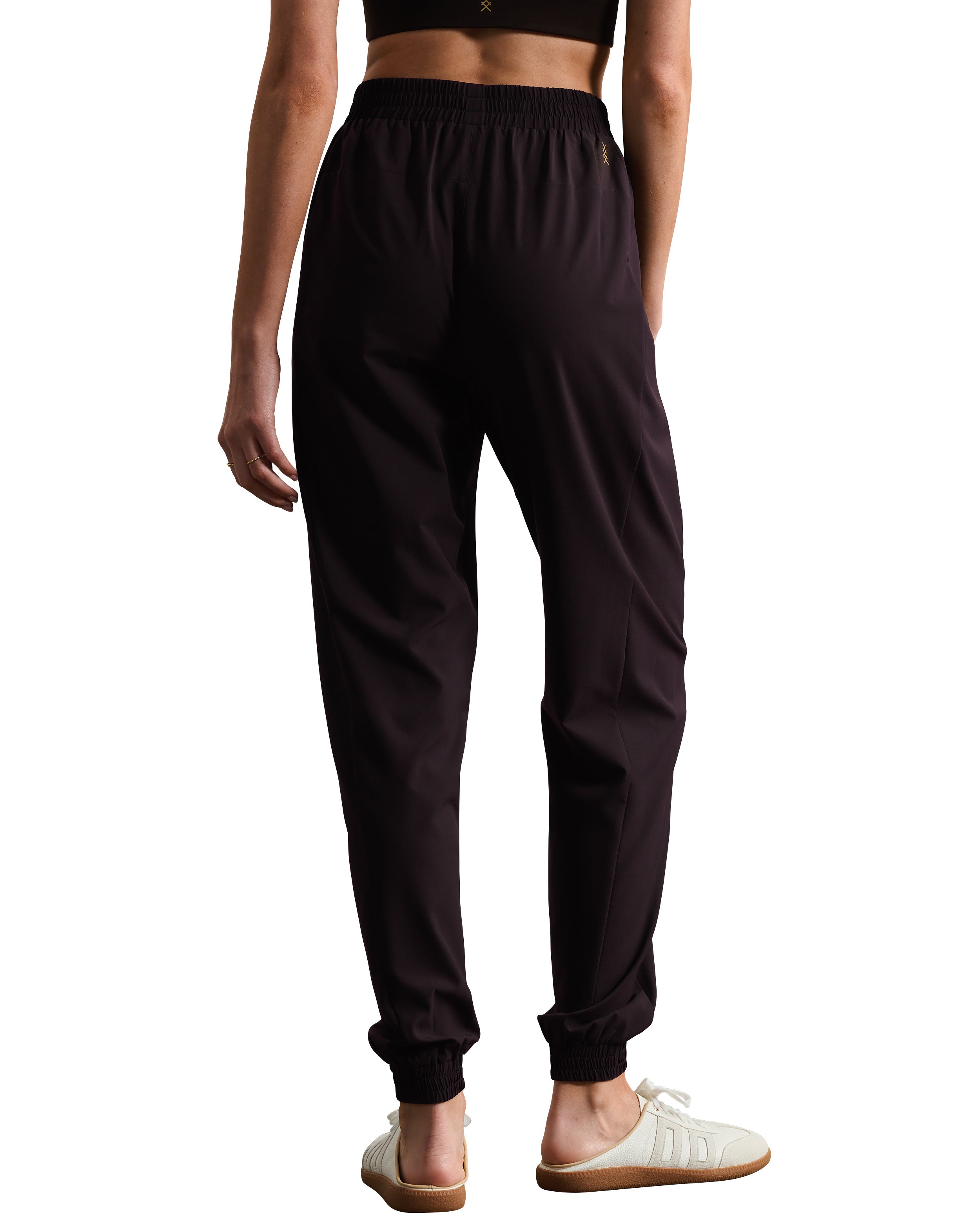 Rhone Mirage Jogger in Dark Espresso at Baseline Social