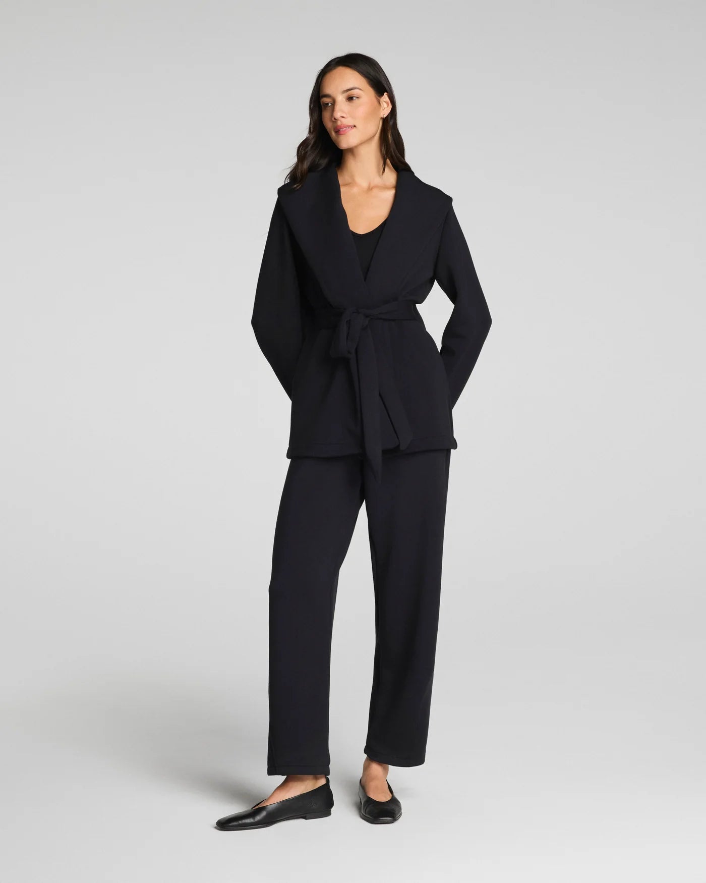 AirEssentials Luxe Barrel Leg Pant in Very Black