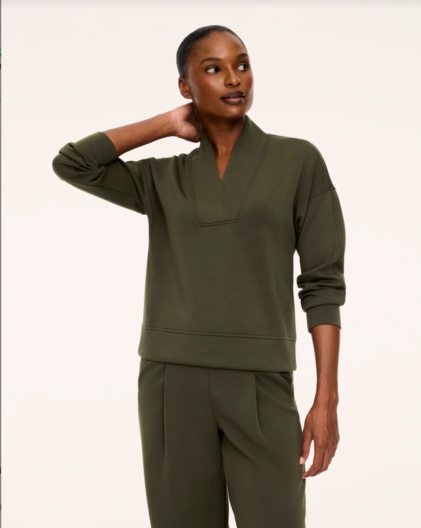 AirEssentials V-Neck Long Sleeve Top in Monstera