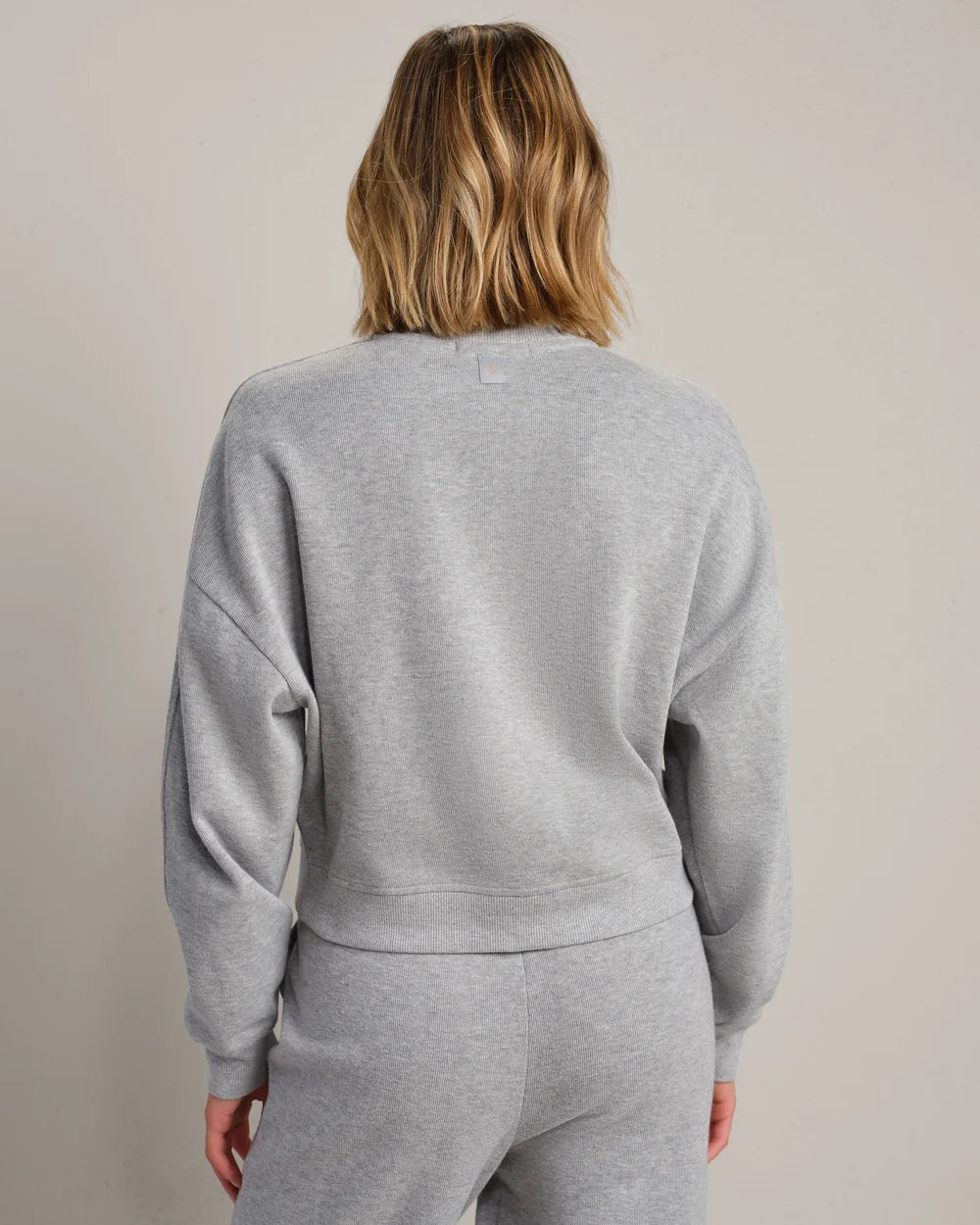 Signature Rib Crew Neck in Heather Gray