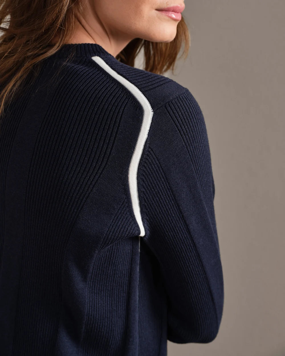 Somer Pullover Sweater in Navy Blue