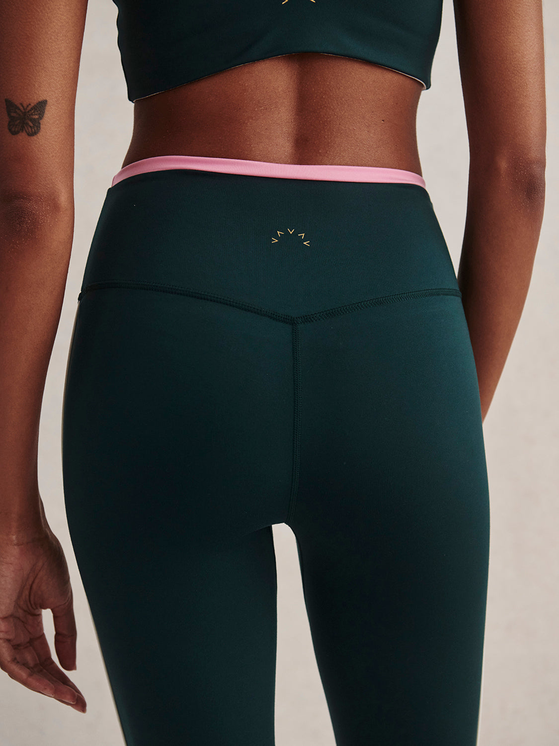 Varley FreeSoft Contrast Legging 25" in Ponderosa Pine at Baseline Social