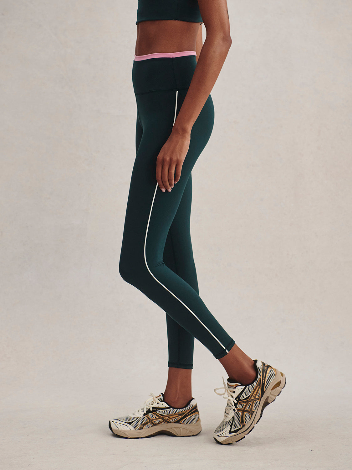 Varley FreeSoft Contrast Legging 25" in Ponderosa Pine at Baseline Social