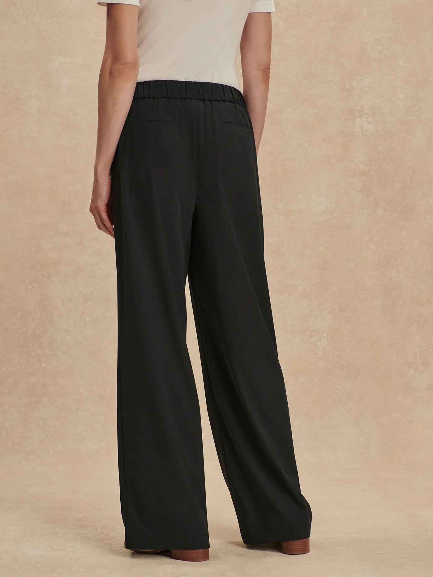 Varley Kayson 2.0 Wide Leg Pant 29.5" in Black at Baseline Social