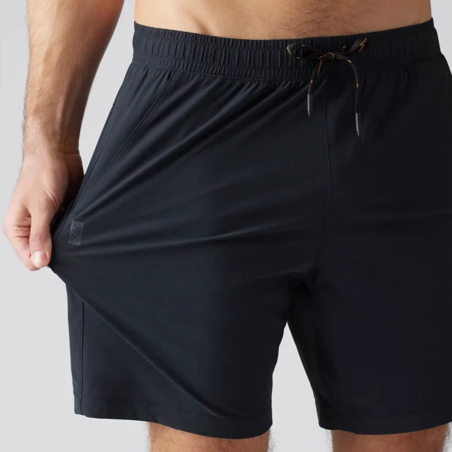 Rhone 7" Pursuit Short in Black