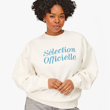 Clare V. Oversized Sweatshirt in Oyster White with Desert Blue Selection Officielle